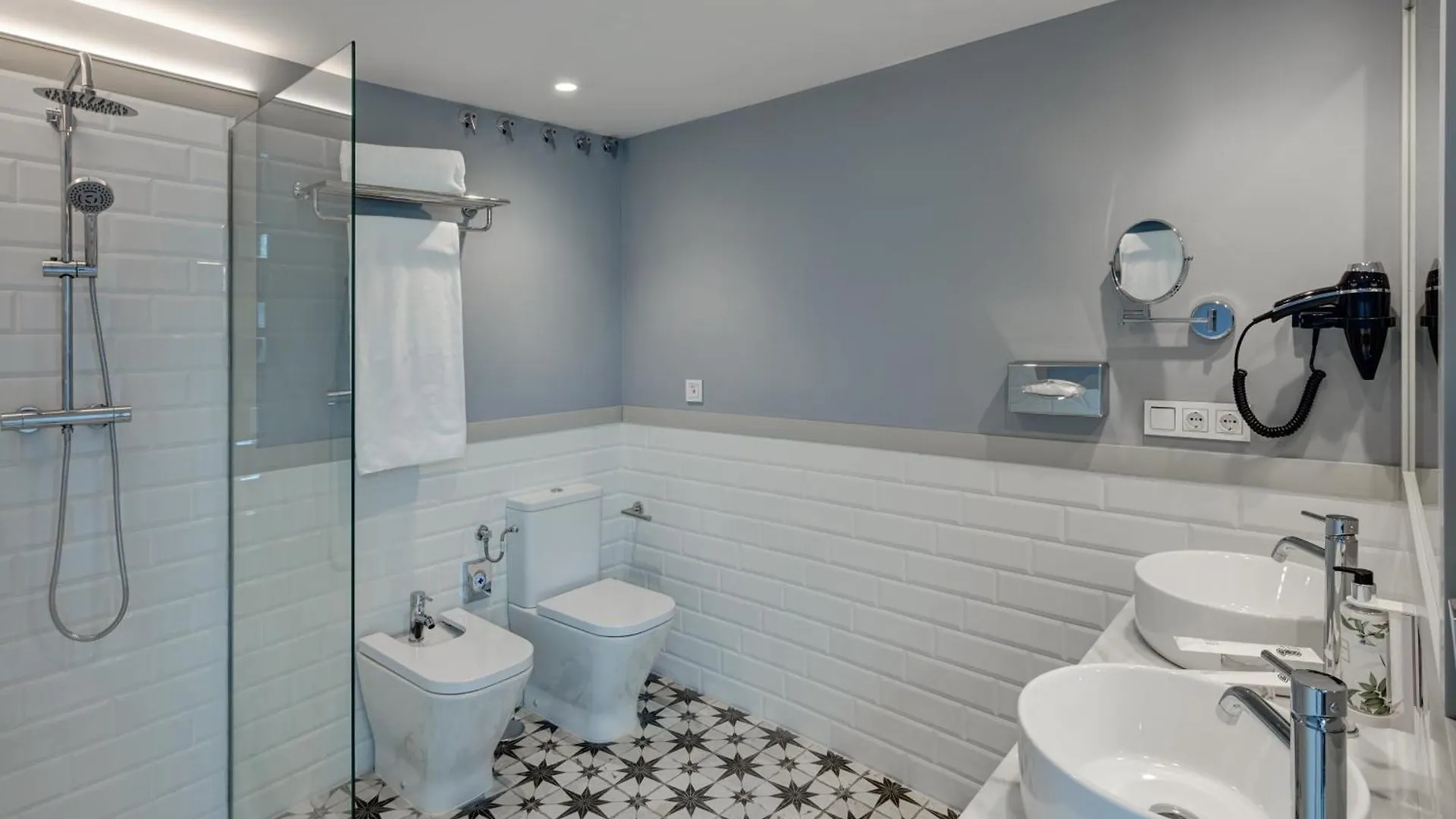 Aparthotel Sercotel Granada Suites